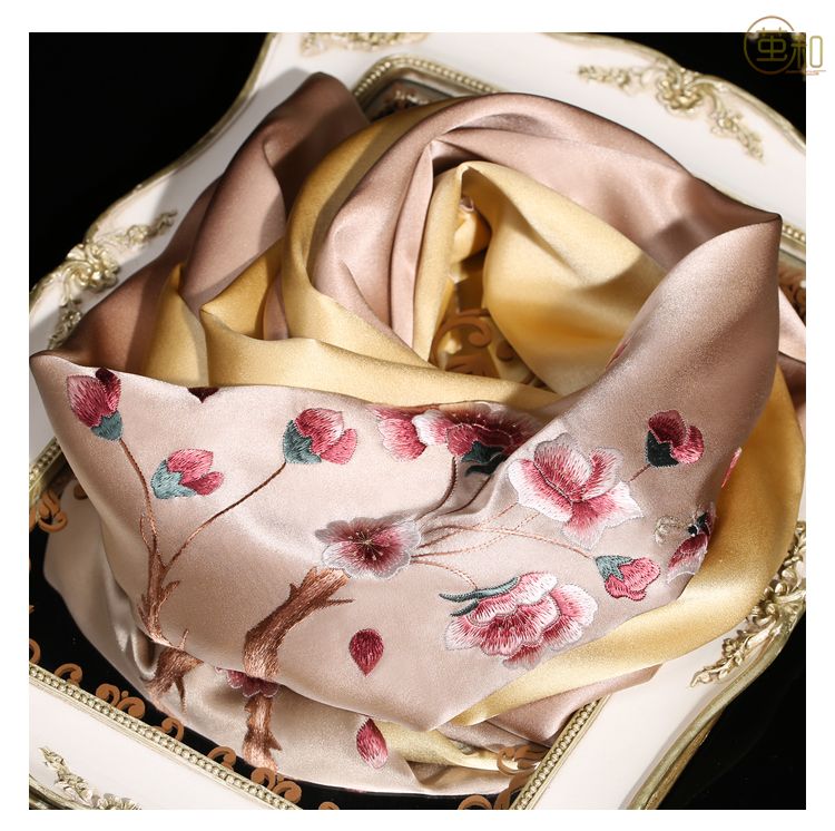 苏绣丝巾女士四季可用双层桑蚕丝手工刺绣围